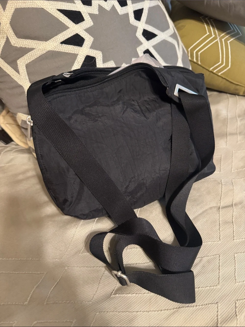 Baggallini Black Lightweight Crossbody Messenger Bag